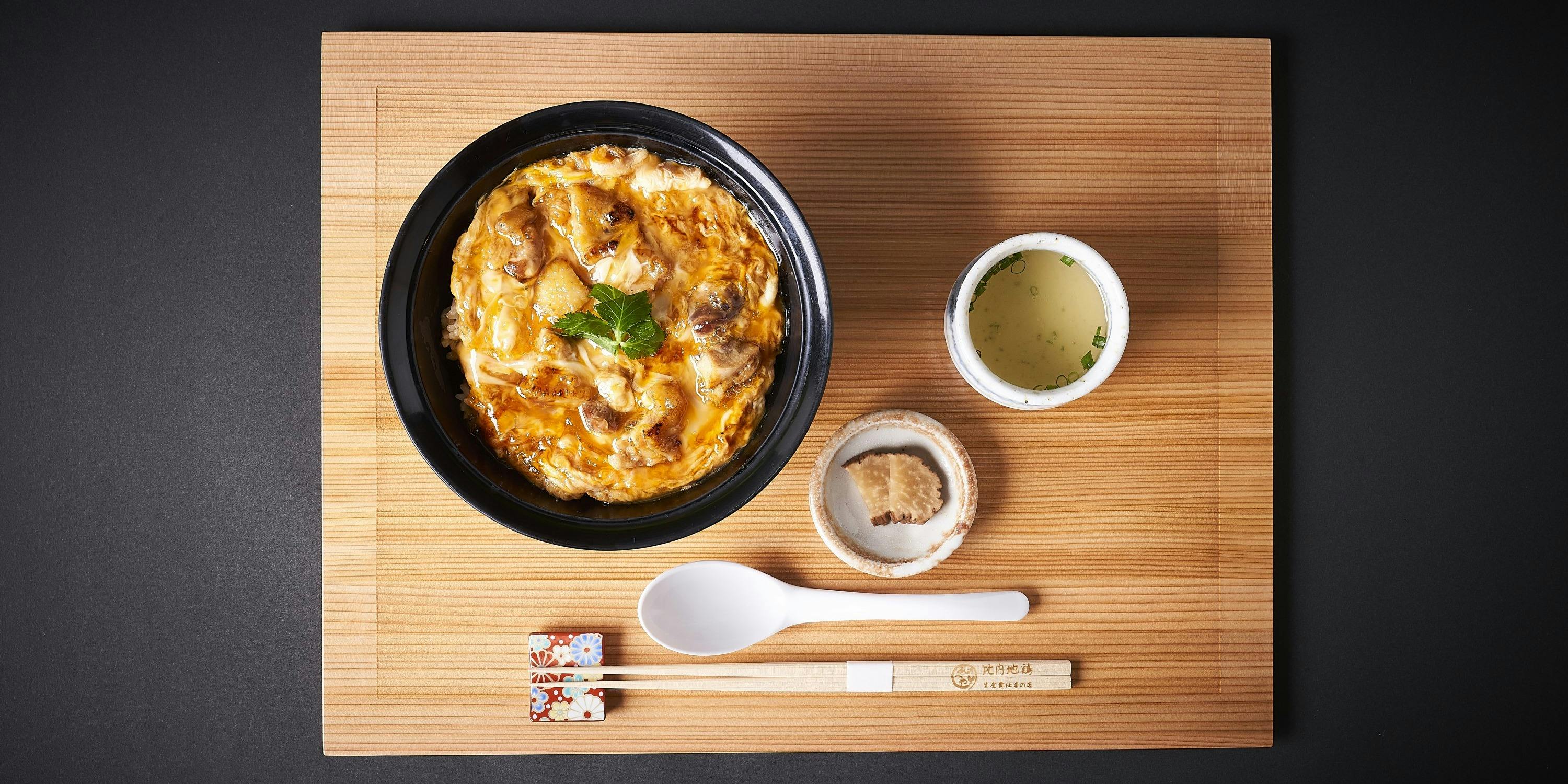 ランチ限定／彩り御膳と親子丼の贅沢コース　 ランチ会食などゆったり過ごせるソフトドリンク飲み放題付き