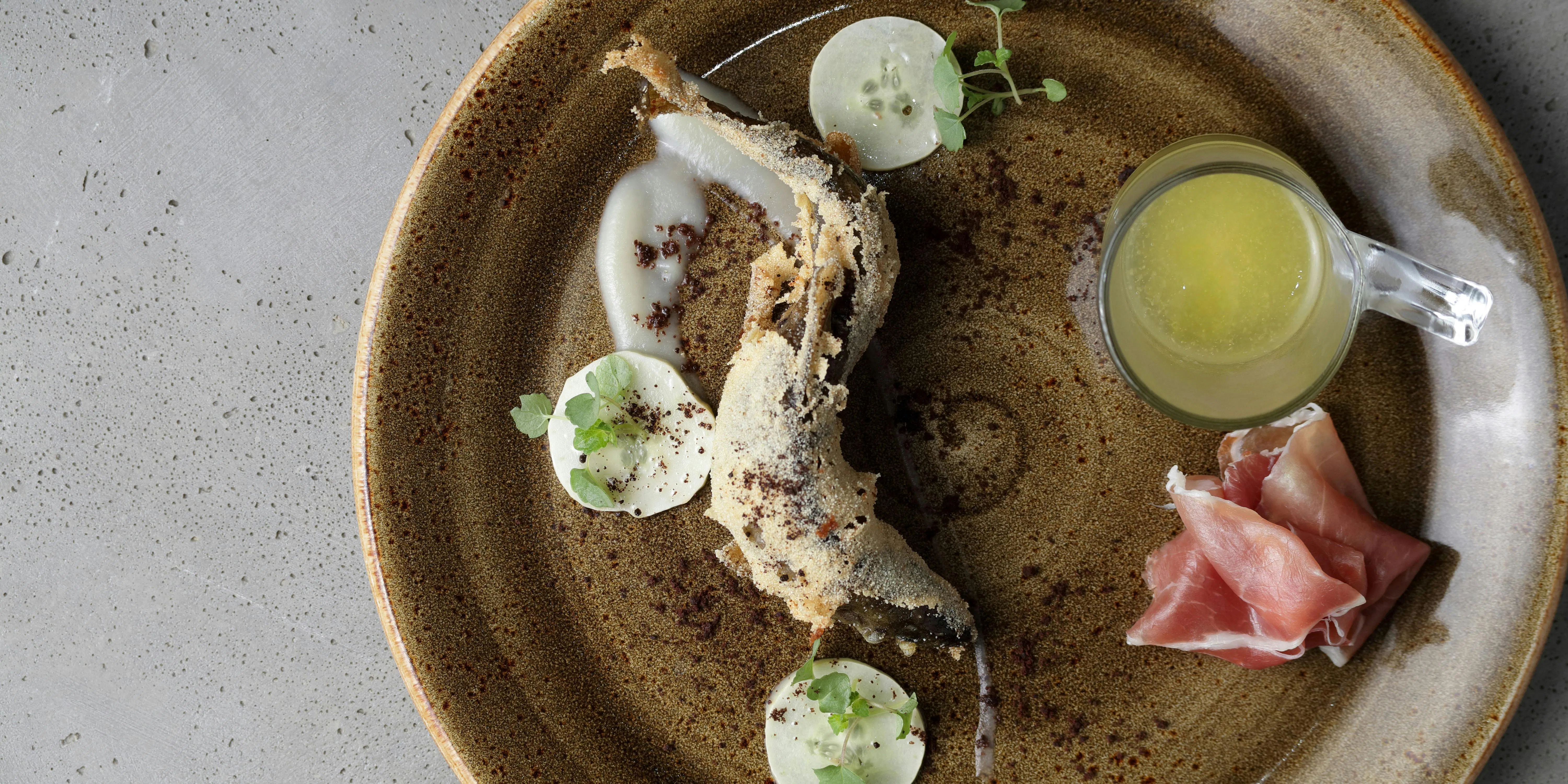 From 6/1 to 7/31, the 10th Anniversary Dinner Course: a luxurious 12-course menu featuring premium ingredients such as hamo, ayu, and abalone