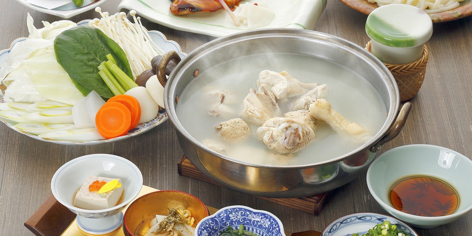 【博多水炊き套餐】包含前菜、當日特選菜品、博多水炊き等共7道料理。