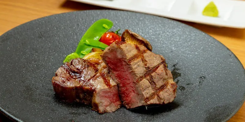 【午餐全套课程】顶级黑毛和牛牛排套餐