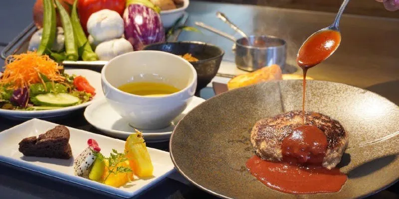 【黒毛和牛ハンバーグコース ※平日限定】新鮮な和牛ハンバーグを鉄板焼きで…