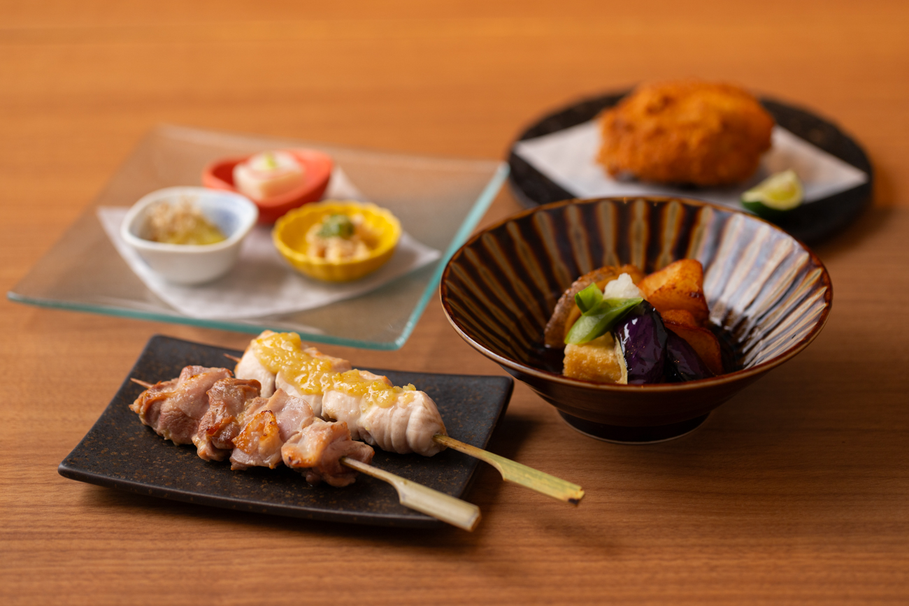 [Recommended for Business Entertaining and Dining] Yakitori Kaiseki Including Charcoal-Grilled Hinai Jidori Chicken　　Hana Course