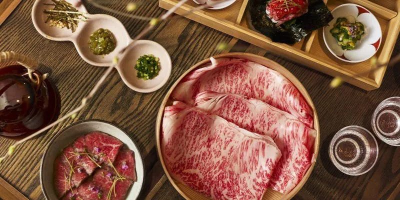 【特選懷石 松阪牛涮涮鍋套餐】為會食或特別場合提供奢華的高級席位