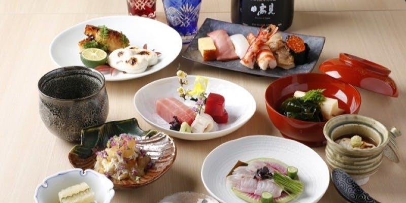 Kaiseki course making the most of seasonal ingredients