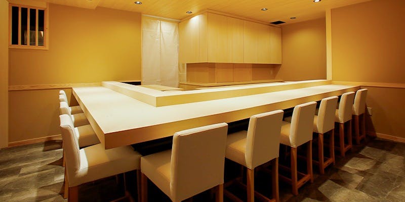 【Chef's Choice Course】Seasonal Delicacies and Sushi ~One~