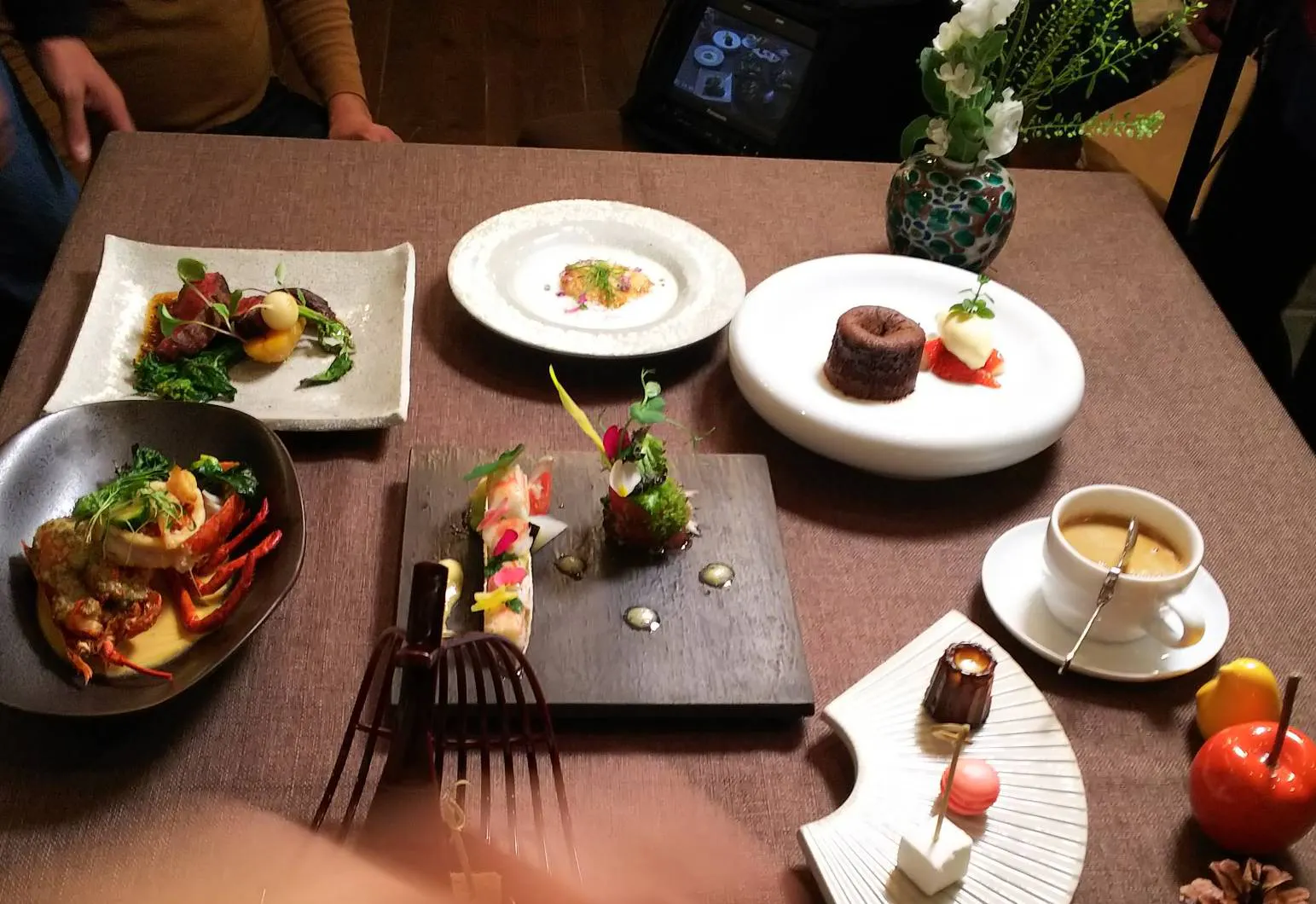 【シェフのお任せコース】キャビア丸々1缶付き厳選食材を活かした逸品の数々全8品