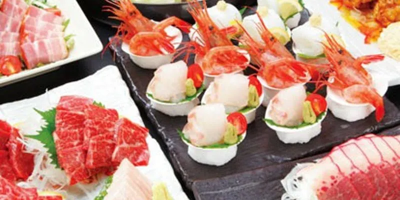 【D套餐】内脏火锅(7种选)、马肉生鱼片、鲸鱼培根共9种