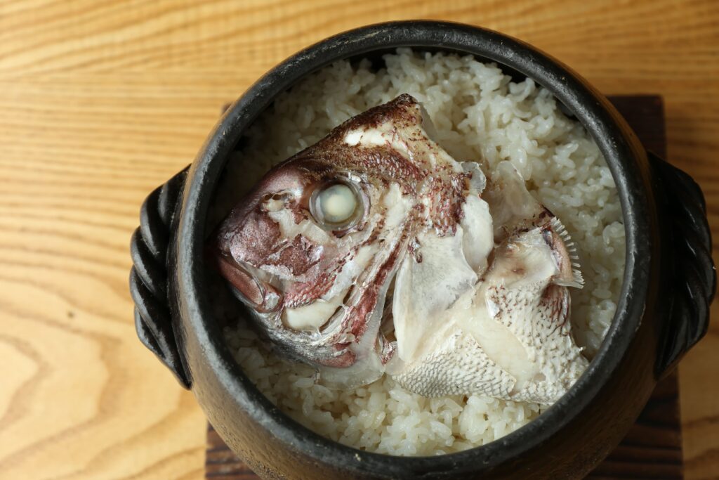 【ランチ限定1ドリンク付き】鯛めしコース！造り盛合せ、煮魚、小鉢、一品、油物、鯛めしなど全8品