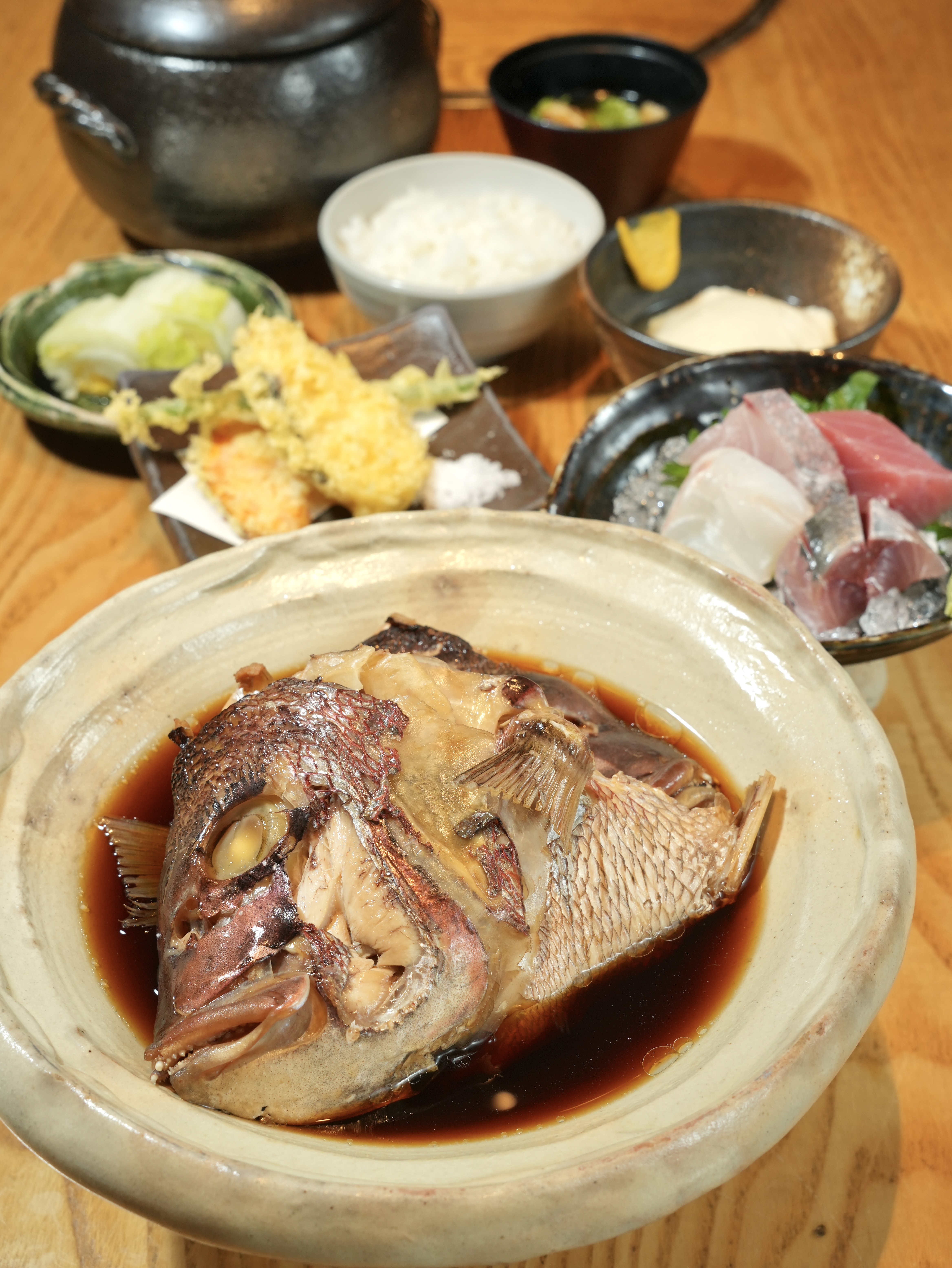 【ミニ御膳】造り、煮魚or焼魚、天婦羅、釜炊きご飯…全てが付いたお得なランチ！