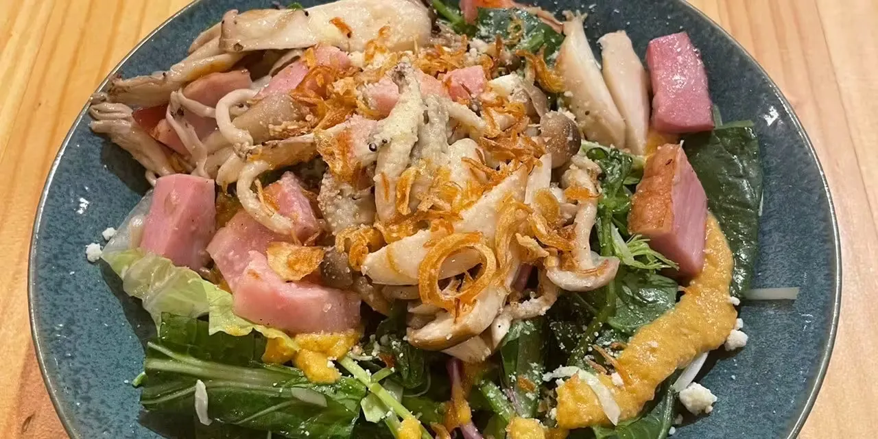 【晚餐】包含从受欢迎的前菜到主菜的满意标准套餐