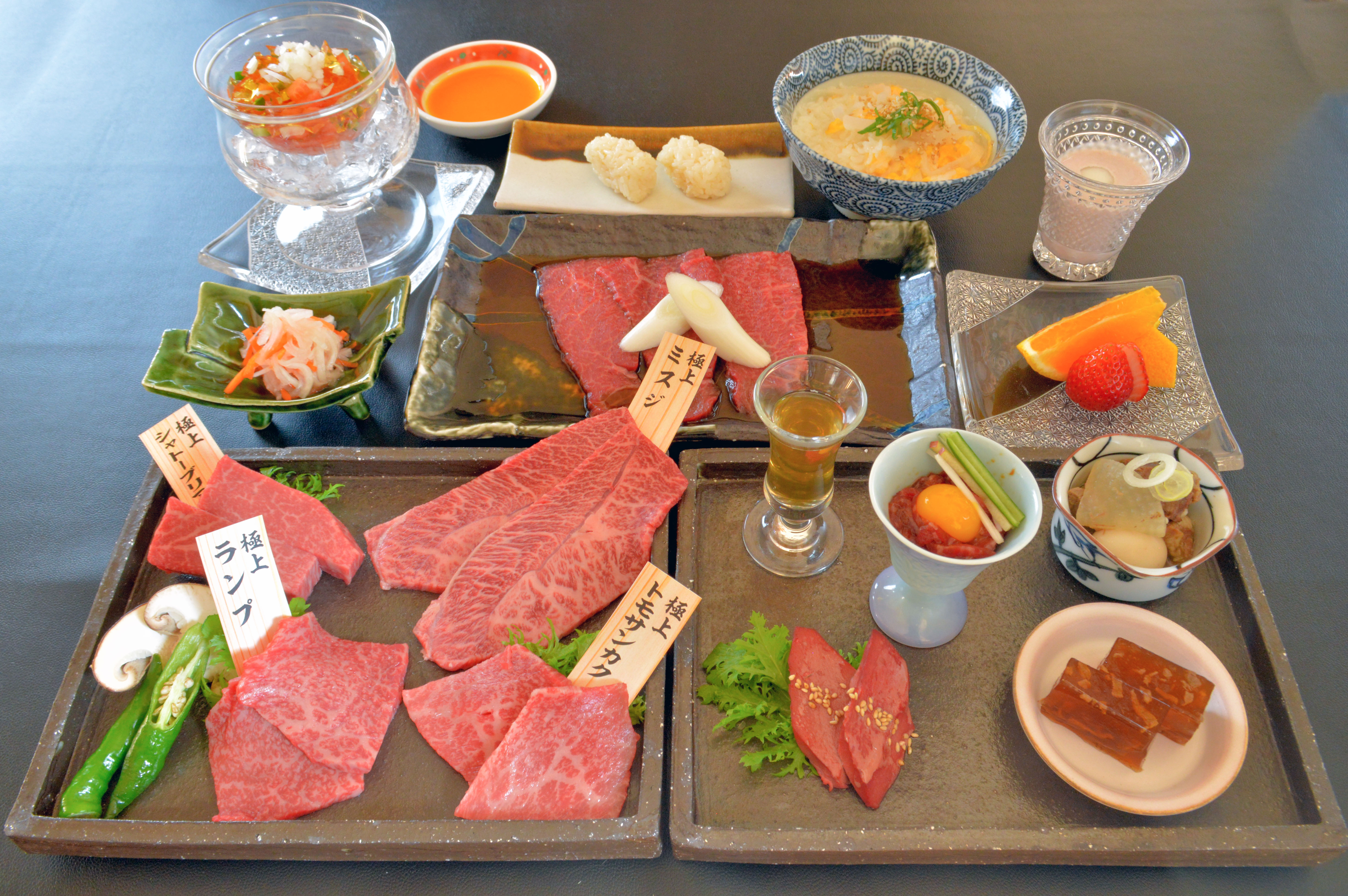 [Matsusaka Beef Premium Course] Specially selected Japanese beef hors d'oeuvres, 4 types of Matsusaka beef yakiniku, and more.