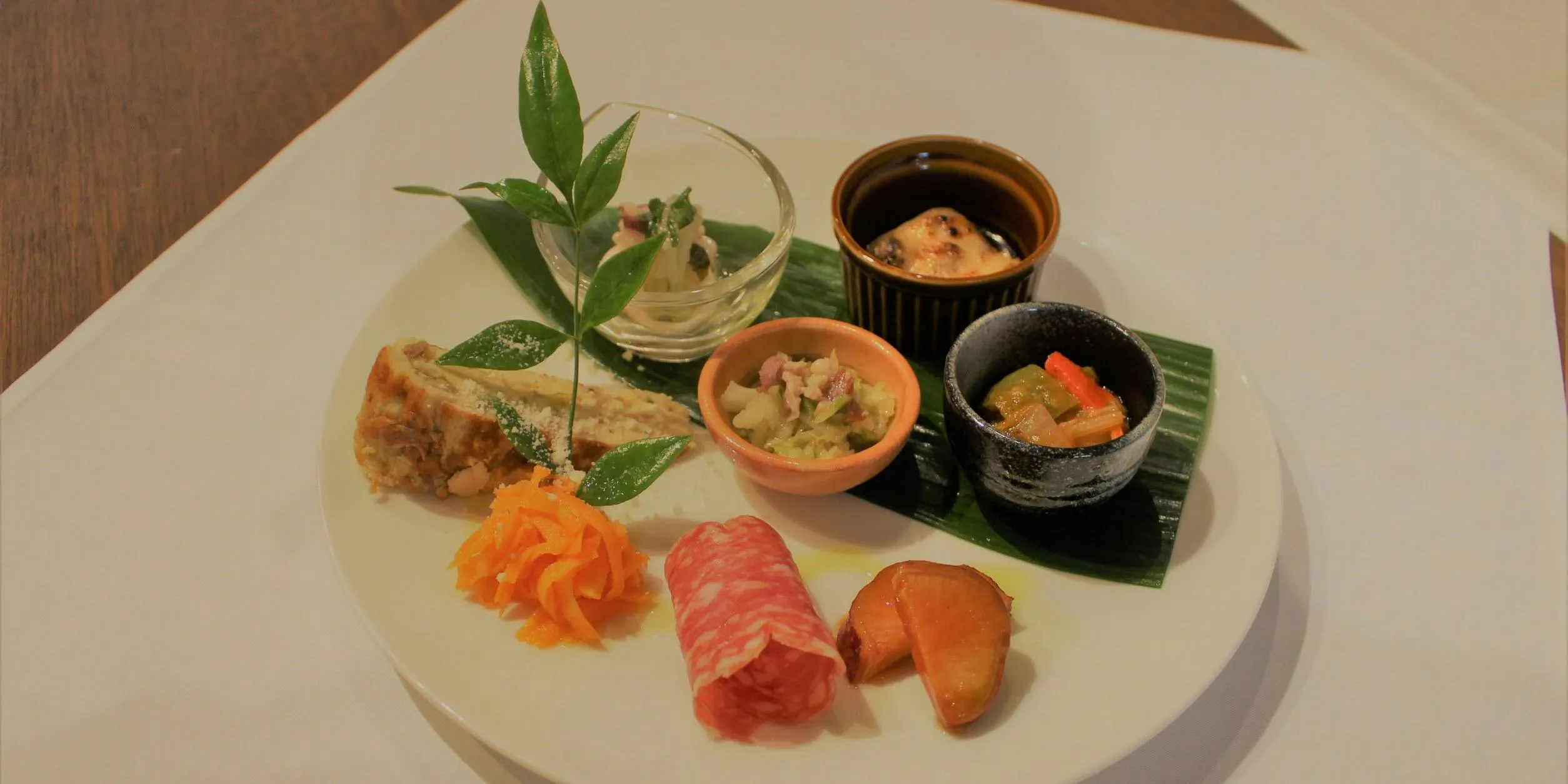 【忘・新年会】3時間飲み放題　前菜盛合せ　お肉メイン　