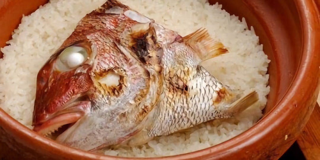 "Special Sea Bream Rice Course" includes sashimi, fish dishes, tempura, sea bream rice, and other luxurious lunch options.