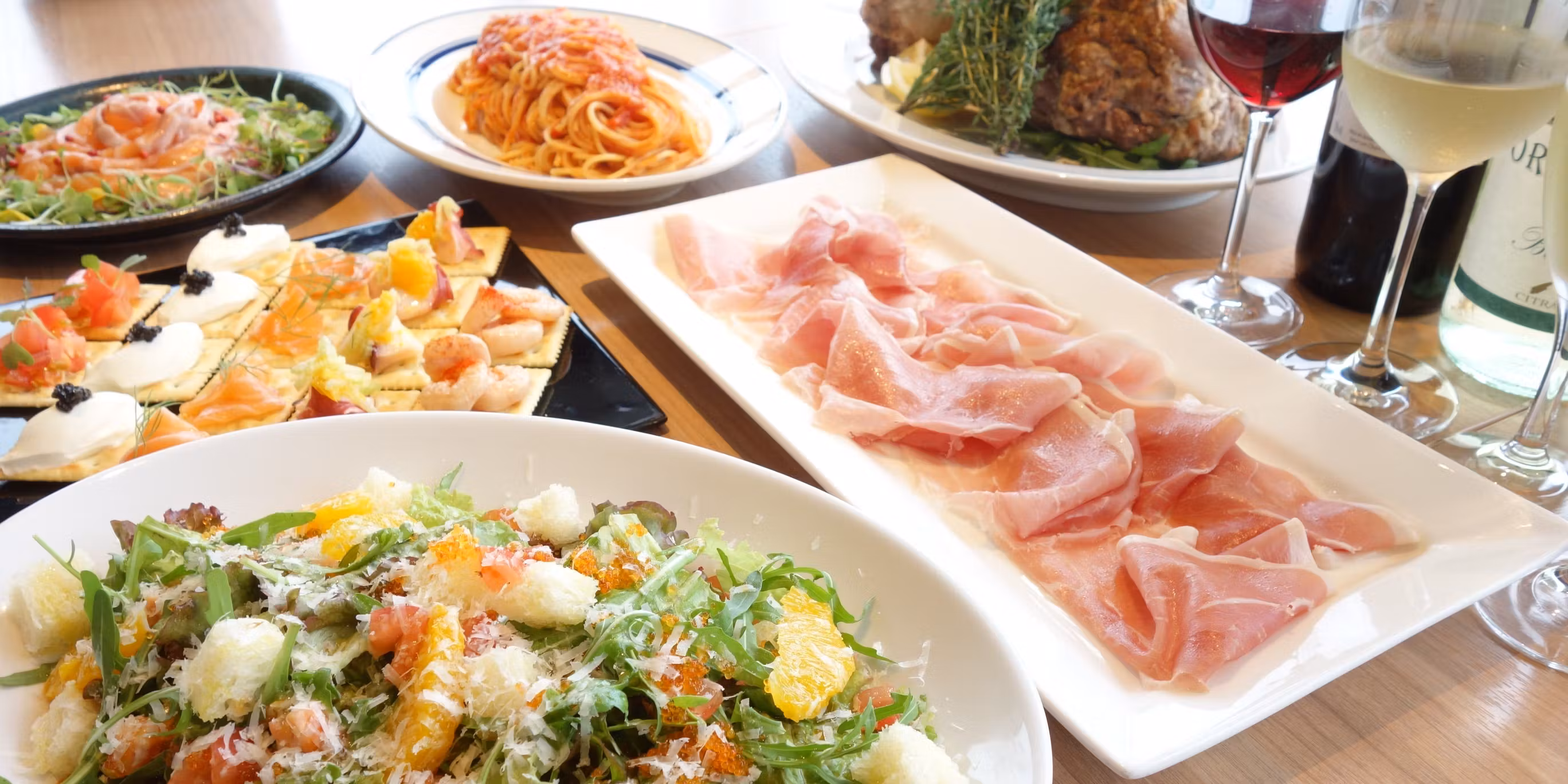 手打ちパスタ、国産豚の香草ローストを楽しめる全9品【カステリーナコース】　2時間飲み放題付き