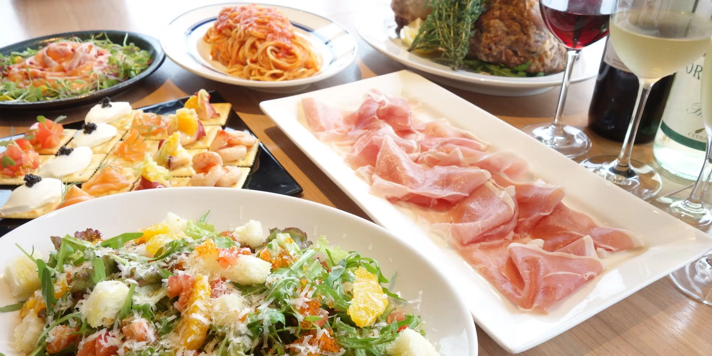 手打ちパスタ、国産豚の香草ローストを楽しめる全9品【カステリーナコース】　2時間飲み放題付き
