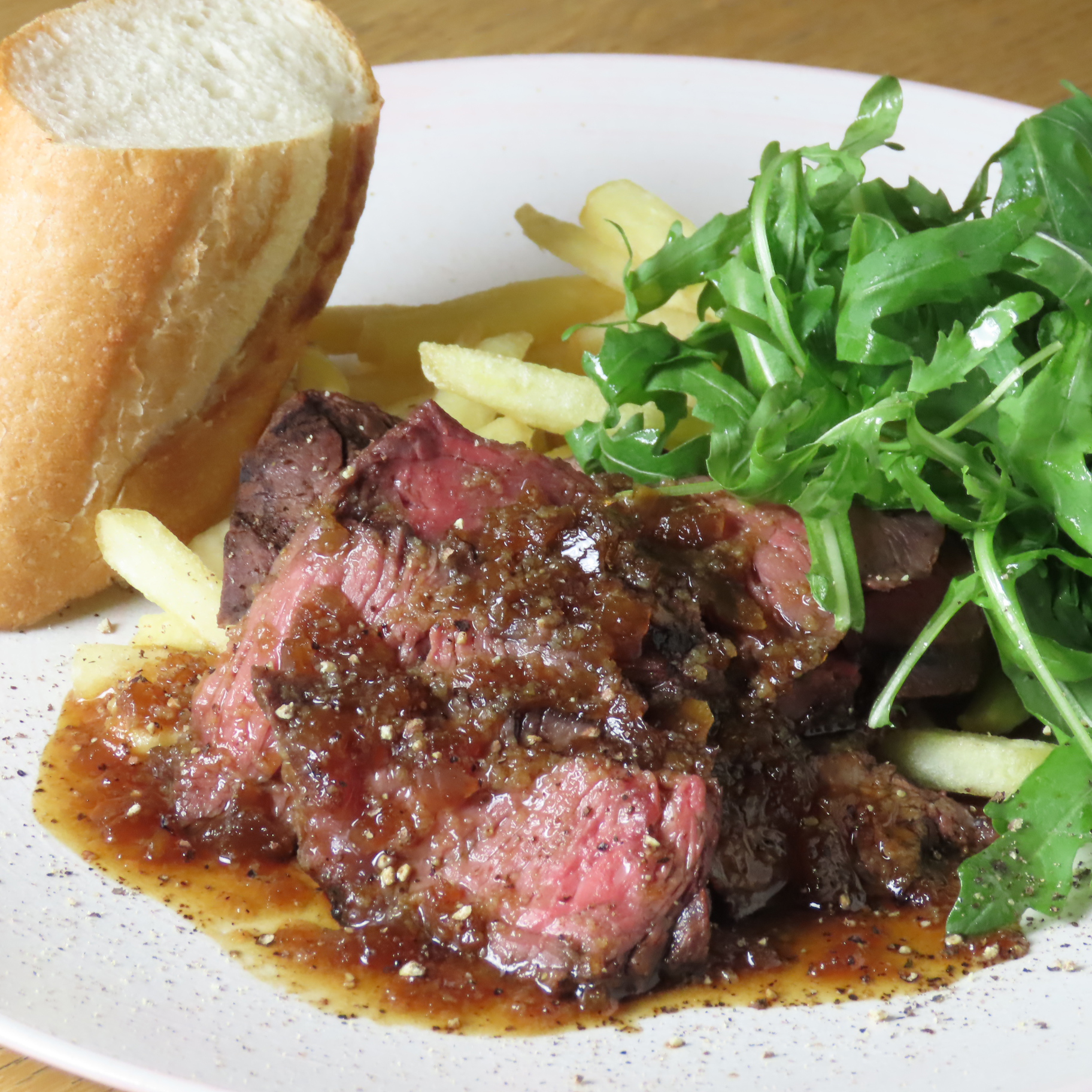 【午餐 LAVAROCK 套餐】以牛肩胛嫩肉為主的套餐