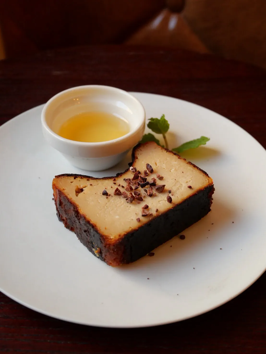 屋根裏のパリ食堂