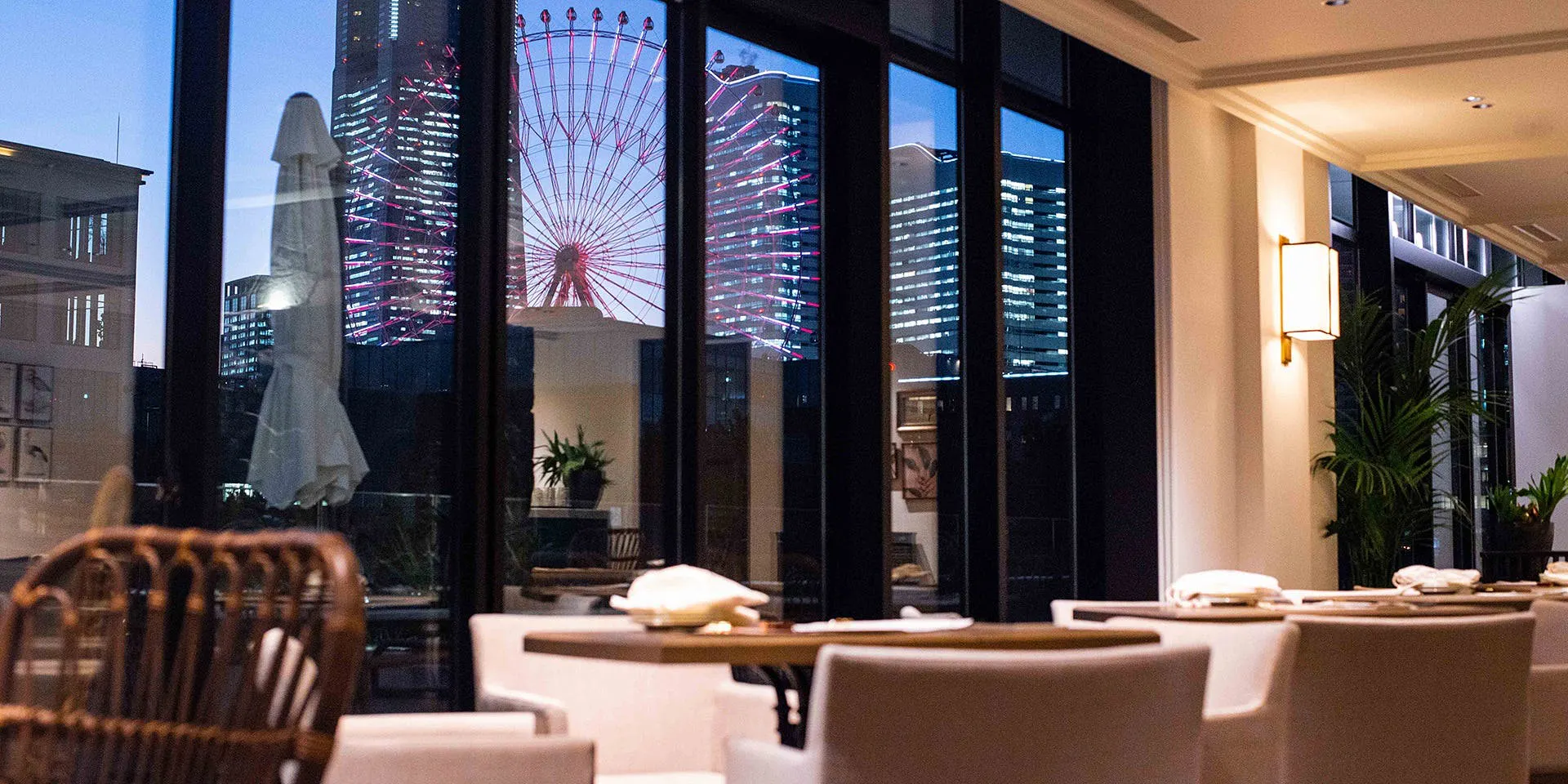 COLONIAL BEACH 横浜ハンマーヘッド