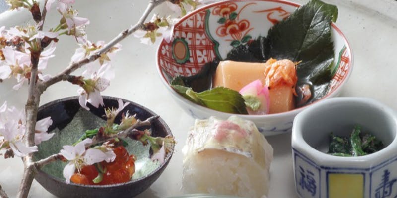 【花会席】前菜、お造り盛り合わせ、焚合せ、揚げ物、水物など全11品