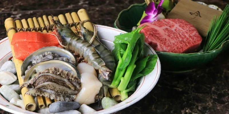 【鐵板燒午餐】尾崎牛鐵板燒100g與四種海鮮 共七道菜品