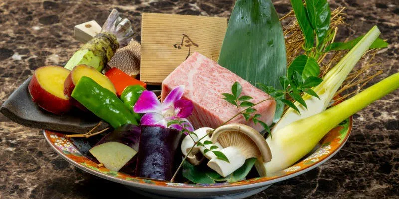 【Teppanyaki Counter】Ikoma Course: Ozaki Beef Sirloin and Fresh Ezo Abalone, etc.