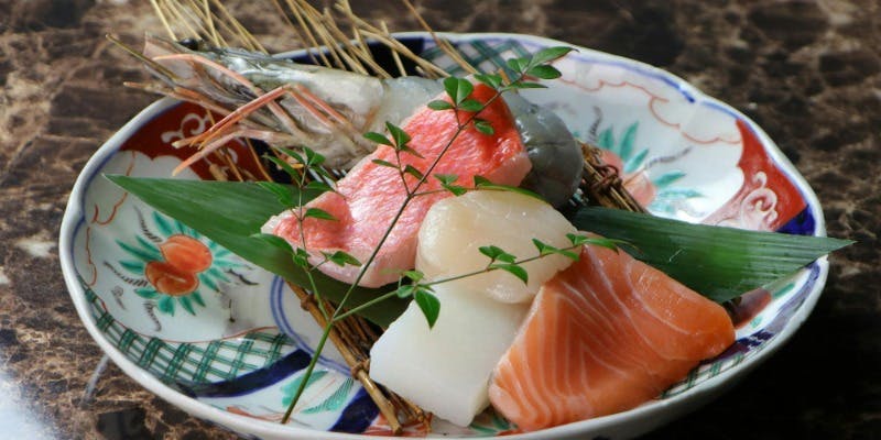 【鐵板燒午餐】三種海鮮與進口牛菲力肉套餐　尾崎牛肉末蔬菜炒等全7道菜