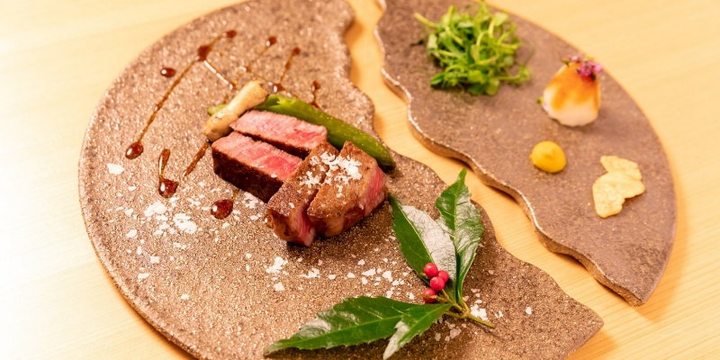 厳選した＜銘肉＞と＜海鮮＞＜旬菜＞を味わう【肉割烹コース】