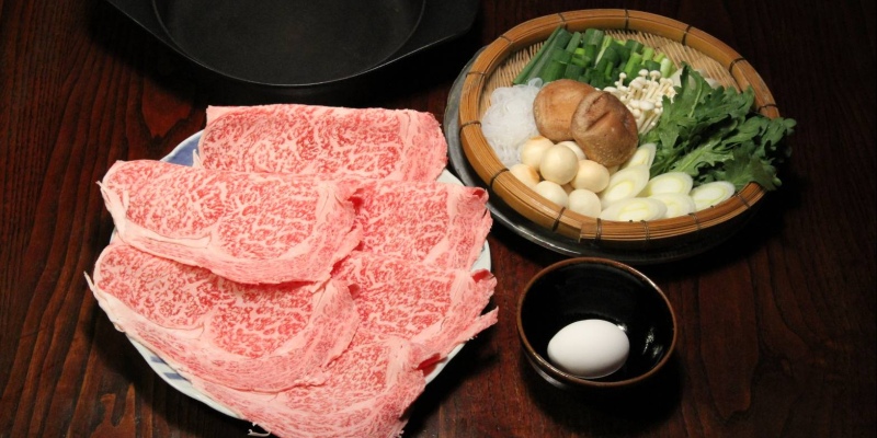 "Kyoto Beef Special Selection Kuroge Wagyu Sukiyaki Set: Appetizer, Sukiyaki, 4 Items in Total"