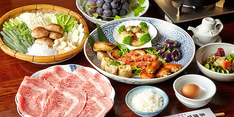 【寿喜烧套餐】包含A4肋眼牛排150特选黑毛和牛寿喜烧等共6道菜品