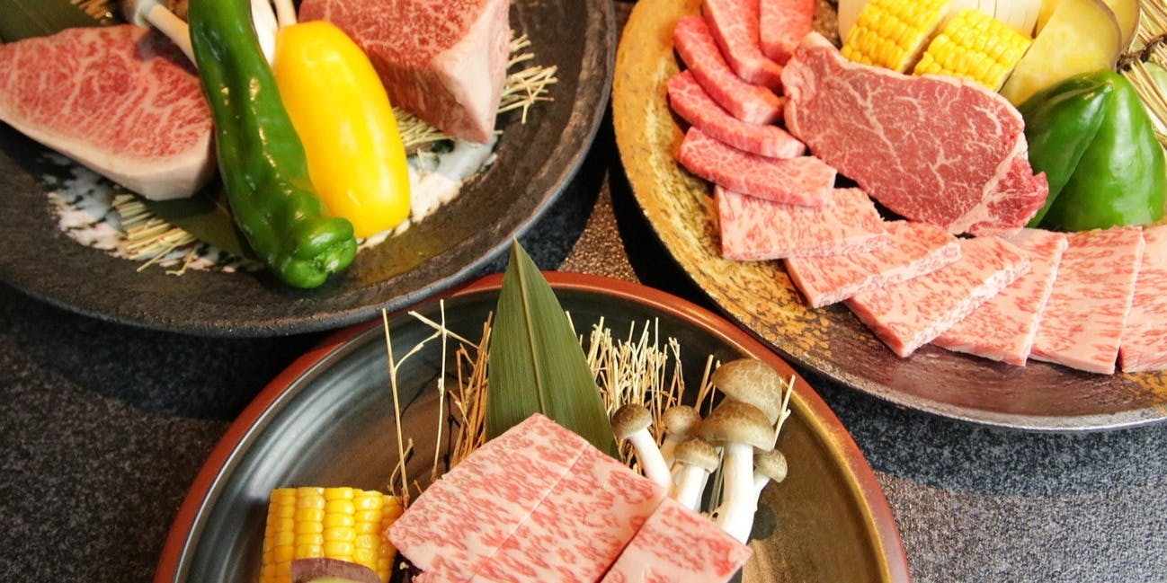 【特選套餐】上厚切鹽味牛舌、燒涮涮鍋、3種腸類拼盤等共11道菜品