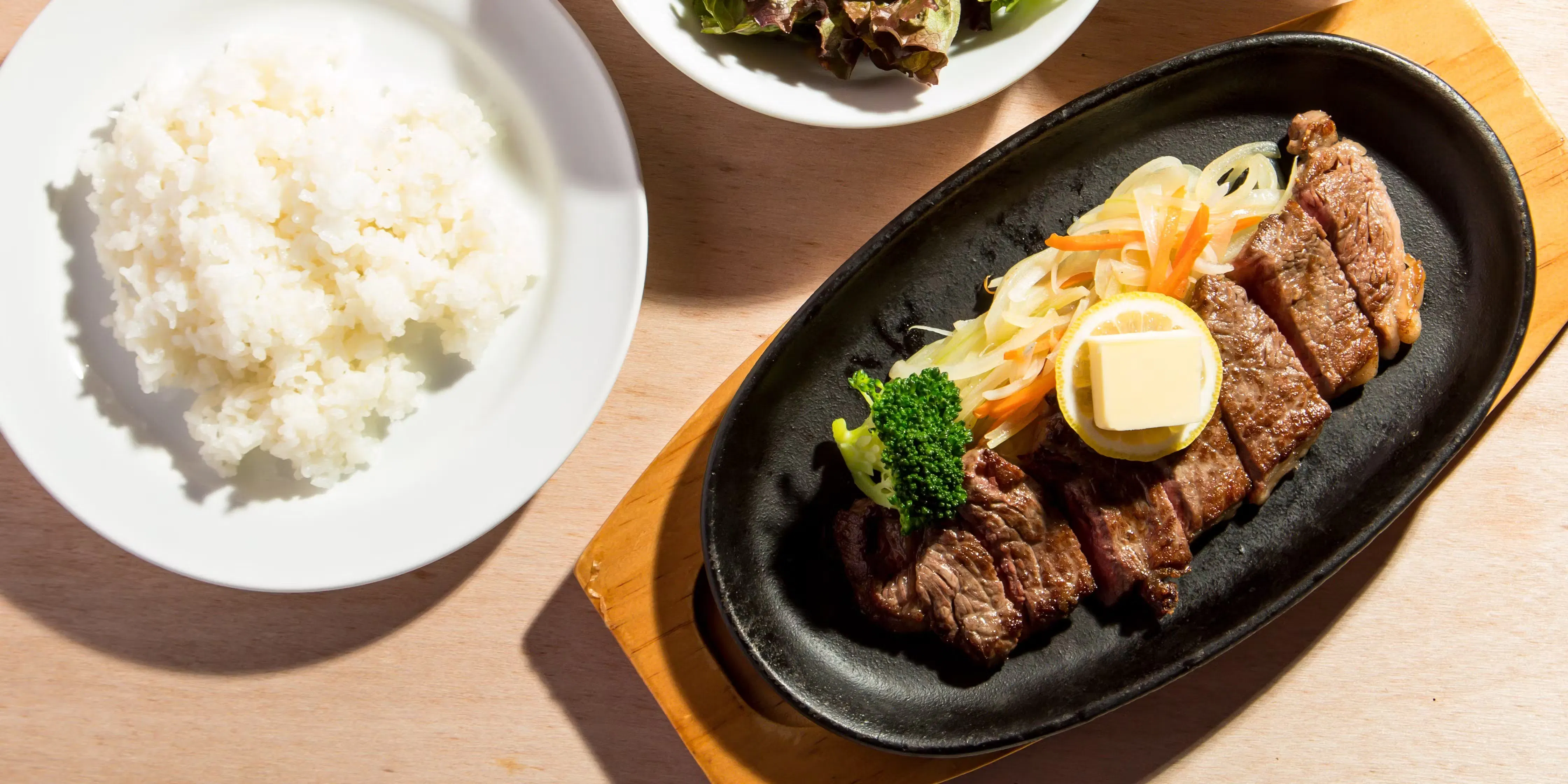 【LUNCH】鉄板ジュージュービーフステーキランチ