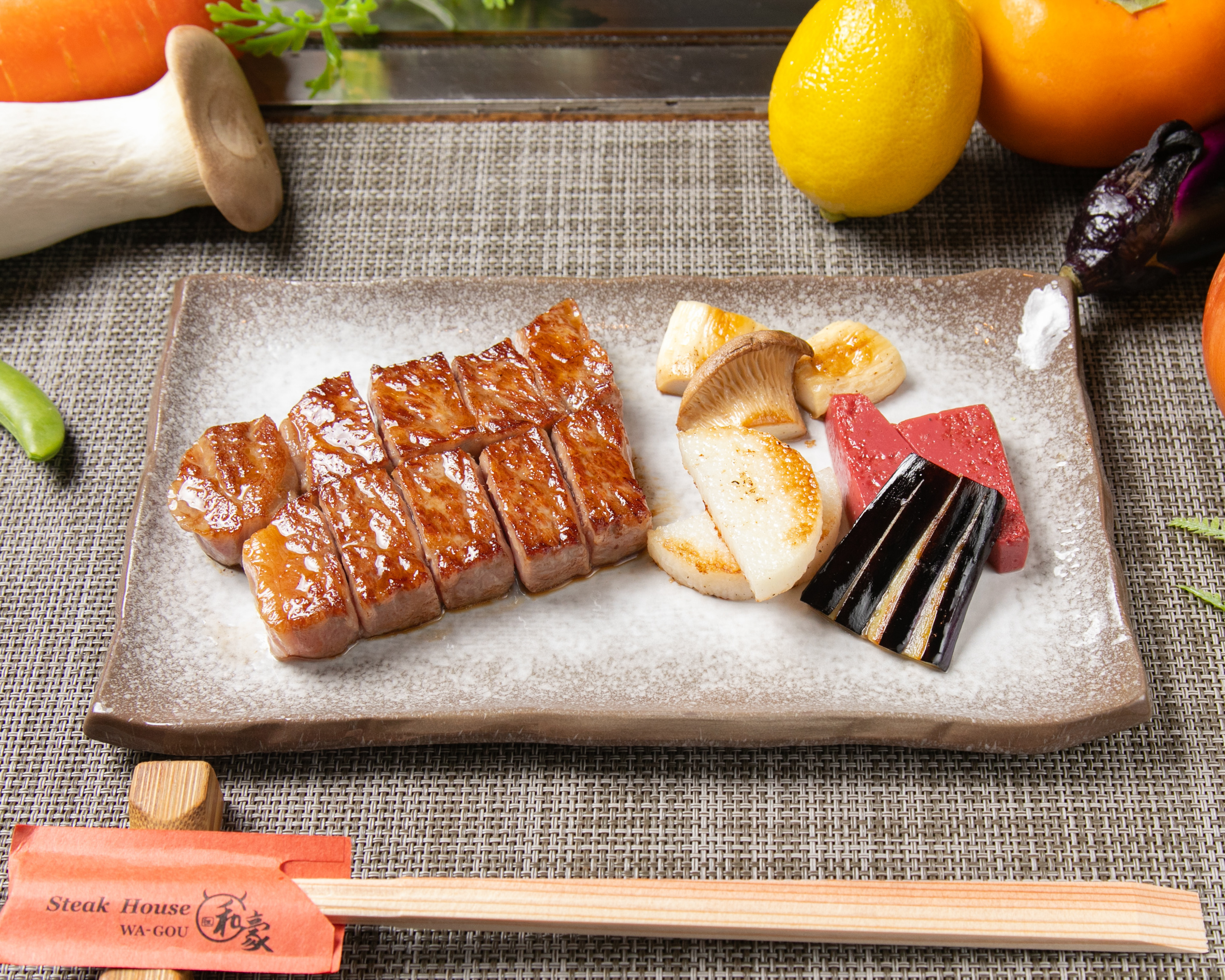 【特選ランチ】特選サーロインステーキを味わう全8品