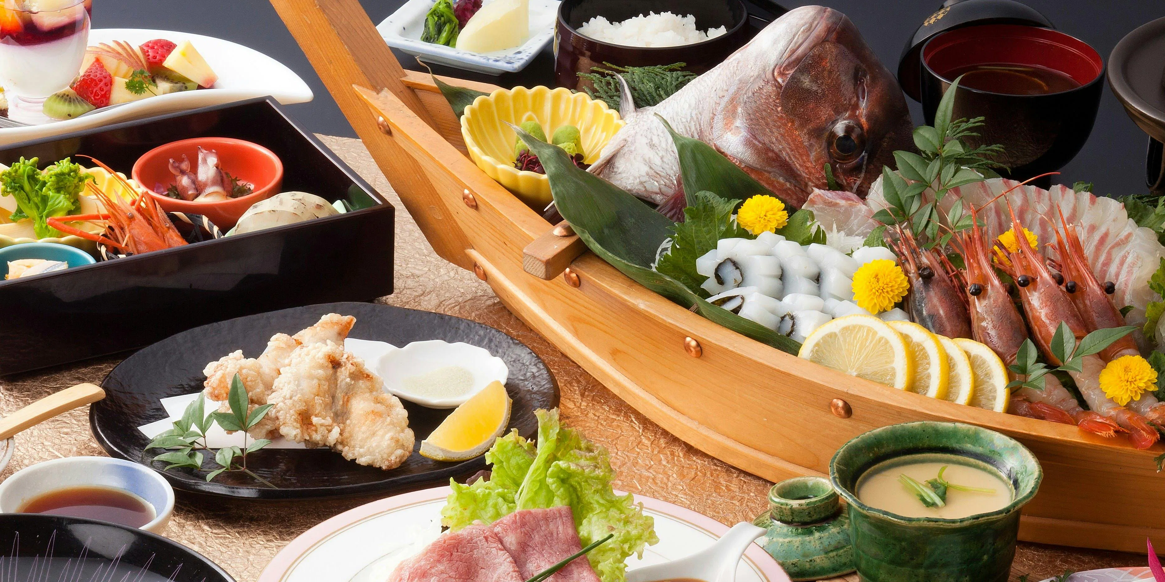 "Kobe Beef Kaiseki ~Goku~" includes an aperitif and 13 dishes including seared sushi and Kobe beef steak.