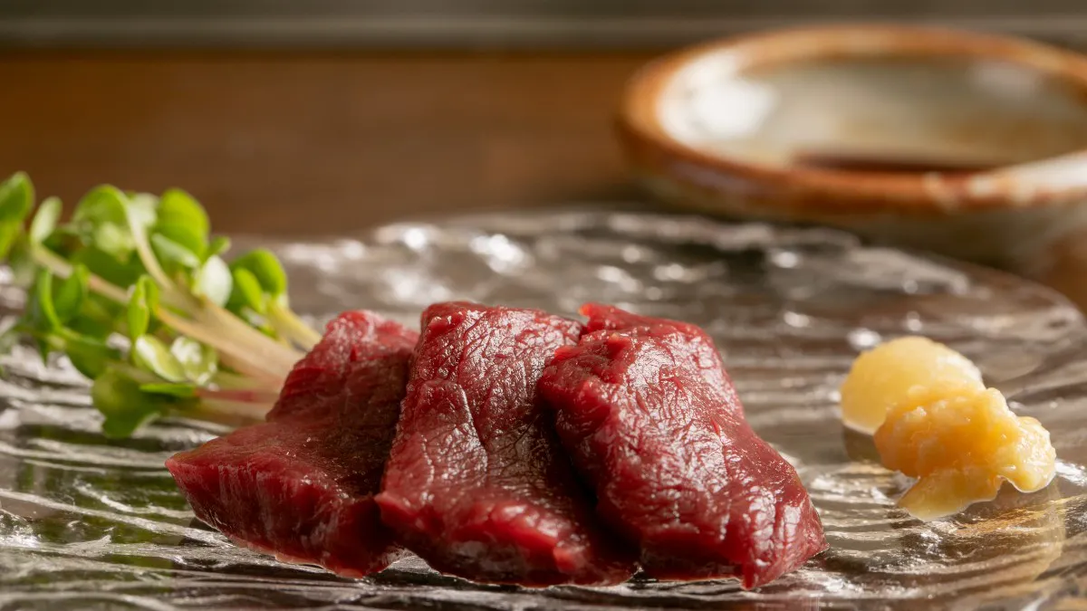 【蒼玉~そうぎょく~】特選牛2種食べ比べ、鉄板料理など全10品