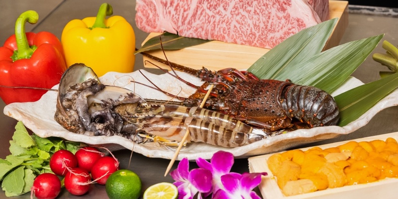 "Dinner Course with the Choice of Phantom Shrimp and Live Abalone, Black Wagyu Sirloin, and Domestic Beef Fillet"