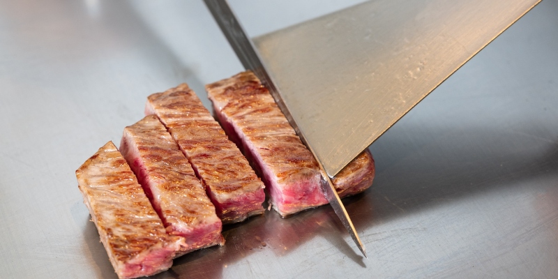 【Night Blossom】Choice of Black Wagyu Steak, Seasonal dishes, and more.