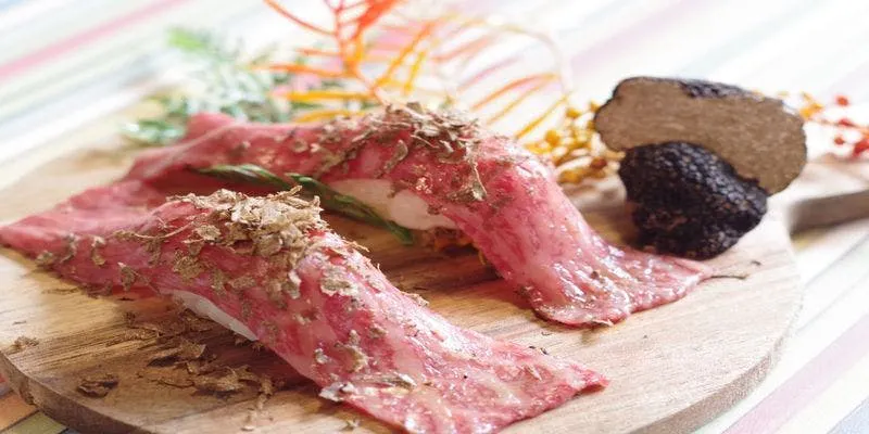 【ラグジュアリーコース】和牛霜降り雲丹肉握り、上ロース、上タン　 全16品
