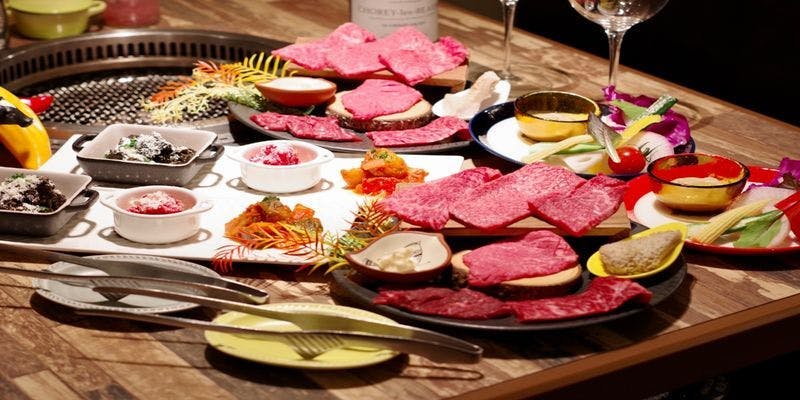 【肉ケーキコース】花火付き　かわいい肉ケーキと和牛、上ロース、など全15品