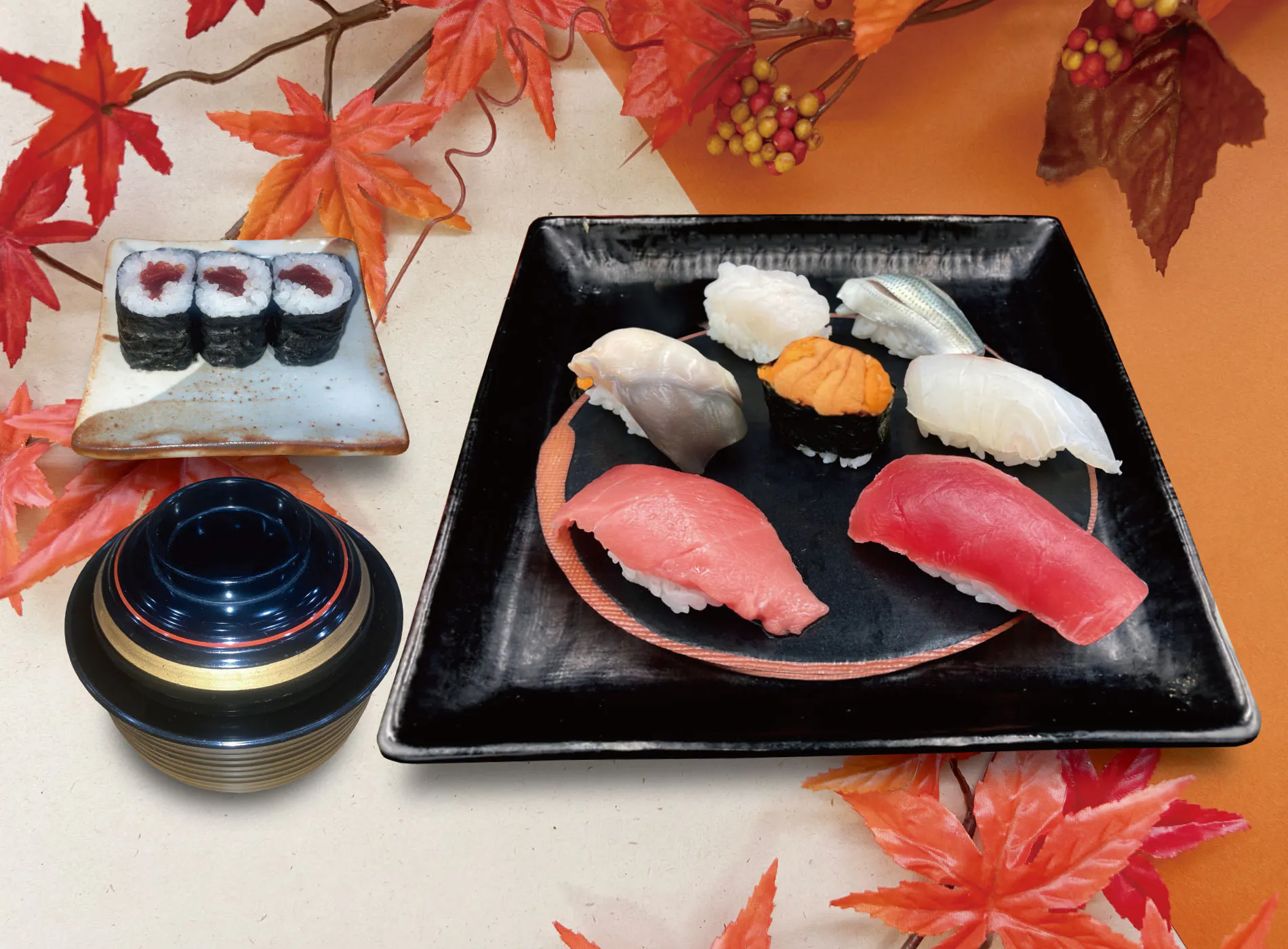 【午餐/兩款鮪魚 (中腹×2、赤身)、海膽、穴子+卷物等的壽司套餐(握壽司13貫) 10,500日圓課程