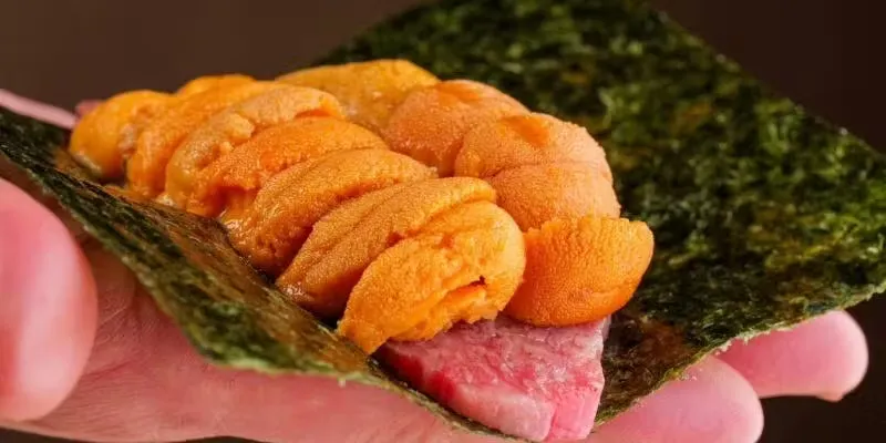 【顶级和牛烧肉】该套餐包含海胆。