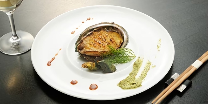【Violet】海鮮料理、ラクレットチーズ、メインのステーキなど