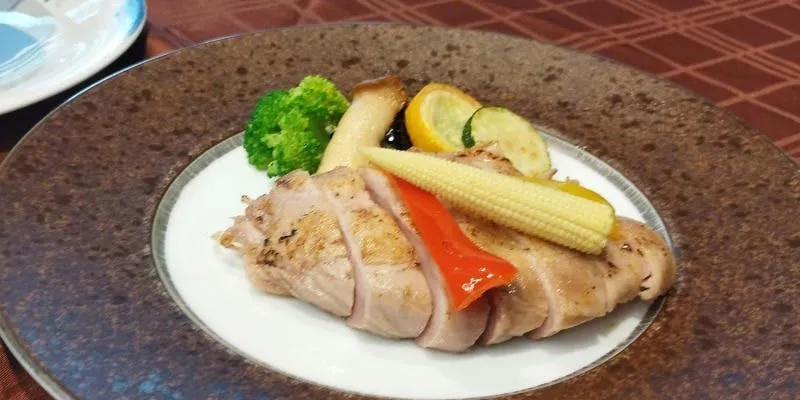 【サイドビュッフェ付】人気の鶏肉コンフィと鯛茶漬けのランチコース
