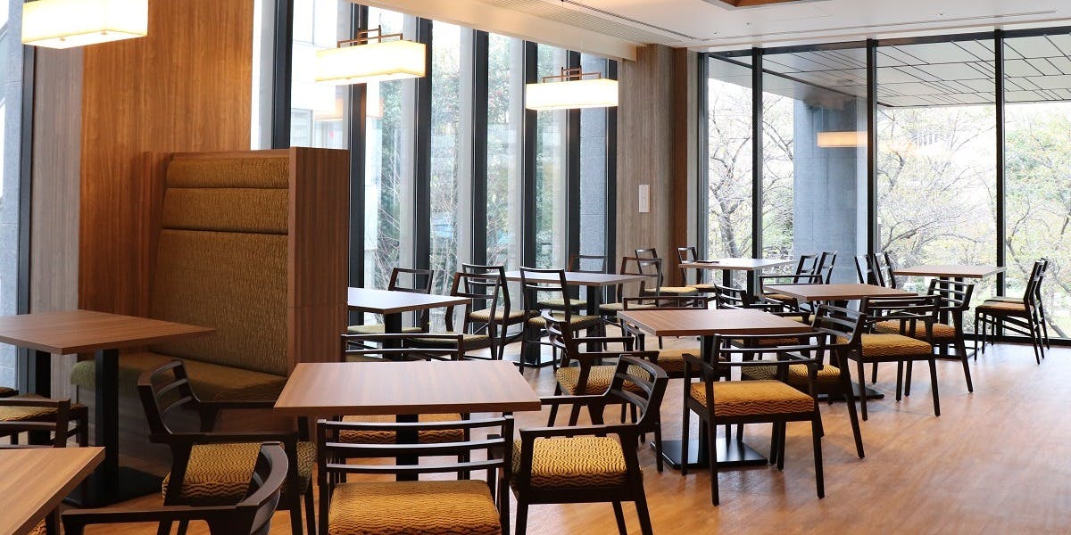 Dinner Course: A casual course comprising six dishes served in a shared style