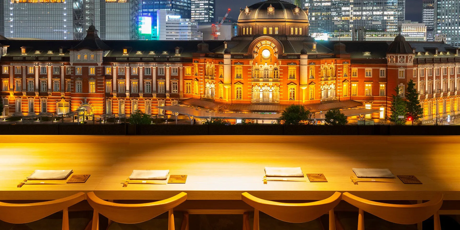 【东京站夜景×临窗吧台席保证】 ~烤鸡串会席「雅」~附可选干杯饮品 8,500円