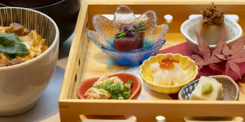 比内地鶏のとろとろ親子丼×前菜5種盛など 全5品