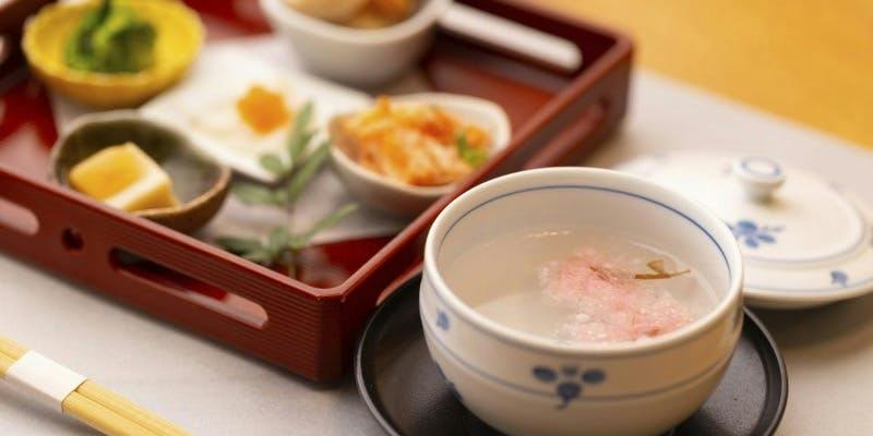 [With Sakura Tea and a Guaranteed Private Room] Recommended for Family Meetings and Celebrations: Miyabi Course, 8 Dishes
