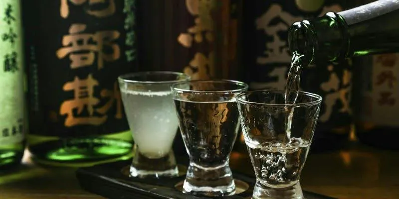 【仅限2位宾客×附豪华2小时畅饮】包含极品比内地鸡烤串等的「月」套餐 全8道菜