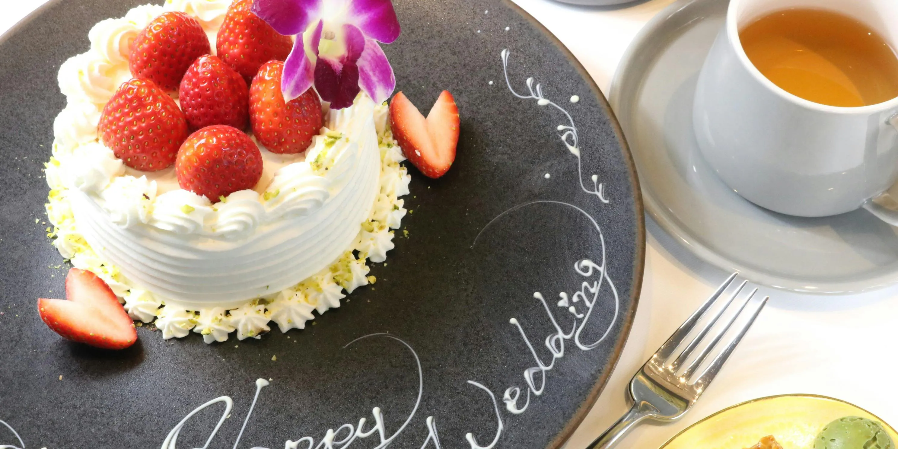 Anniversary Course with Whole Cake: Total of 9 Dishes