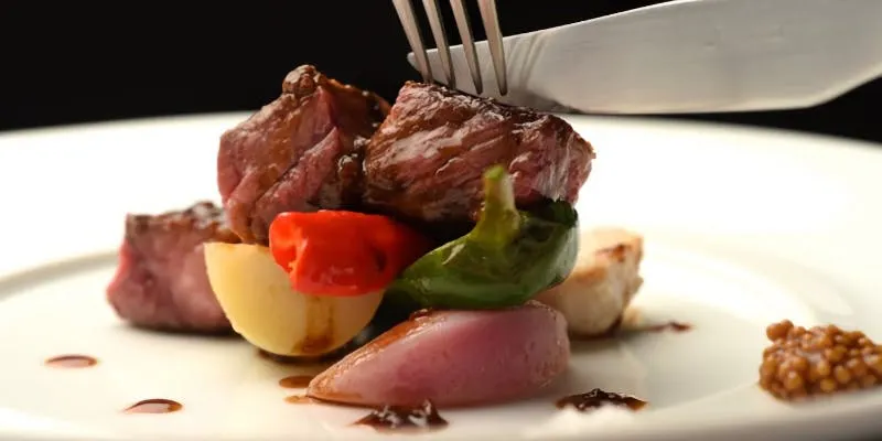【シェフおまかせコース】厳選食材を使用したWメイン含む、シェフこだわりのフルコース