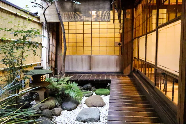 よし梅 芳町亭